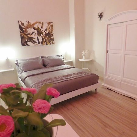 Da Polly A Piazza Amedeo Bed and Breakfast Napels Buitenkant foto