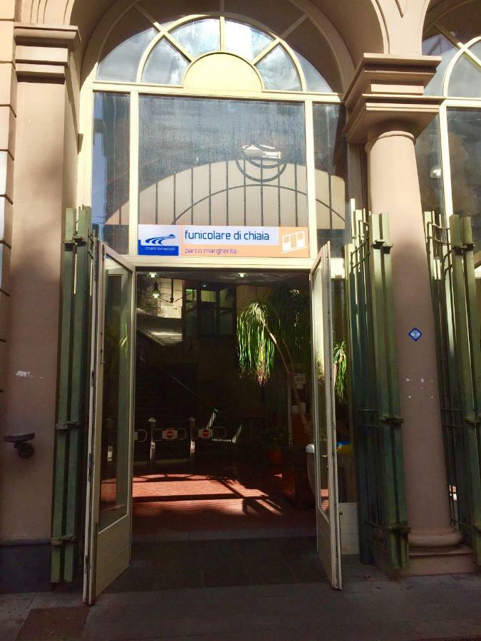 Da Polly A Piazza Amedeo Bed and Breakfast Napels Buitenkant foto