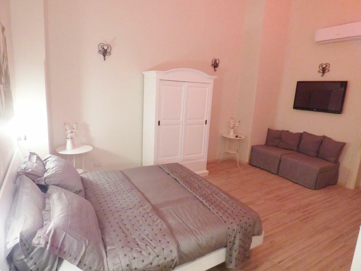 Da Polly A Piazza Amedeo Bed and Breakfast Napels Buitenkant foto