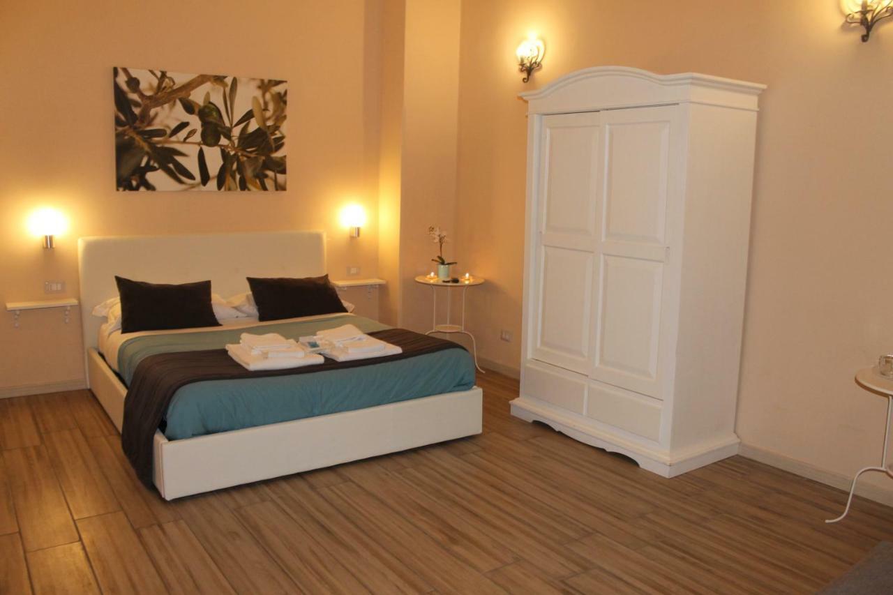 Da Polly A Piazza Amedeo Bed and Breakfast Napels Buitenkant foto